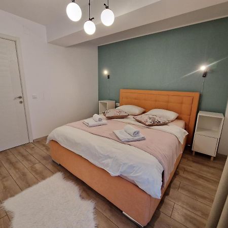 Golden Airport Residence Отопени Екстериор снимка