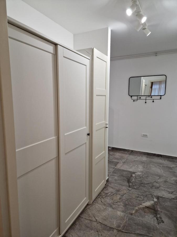 Golden Airport Residence Отопени Екстериор снимка