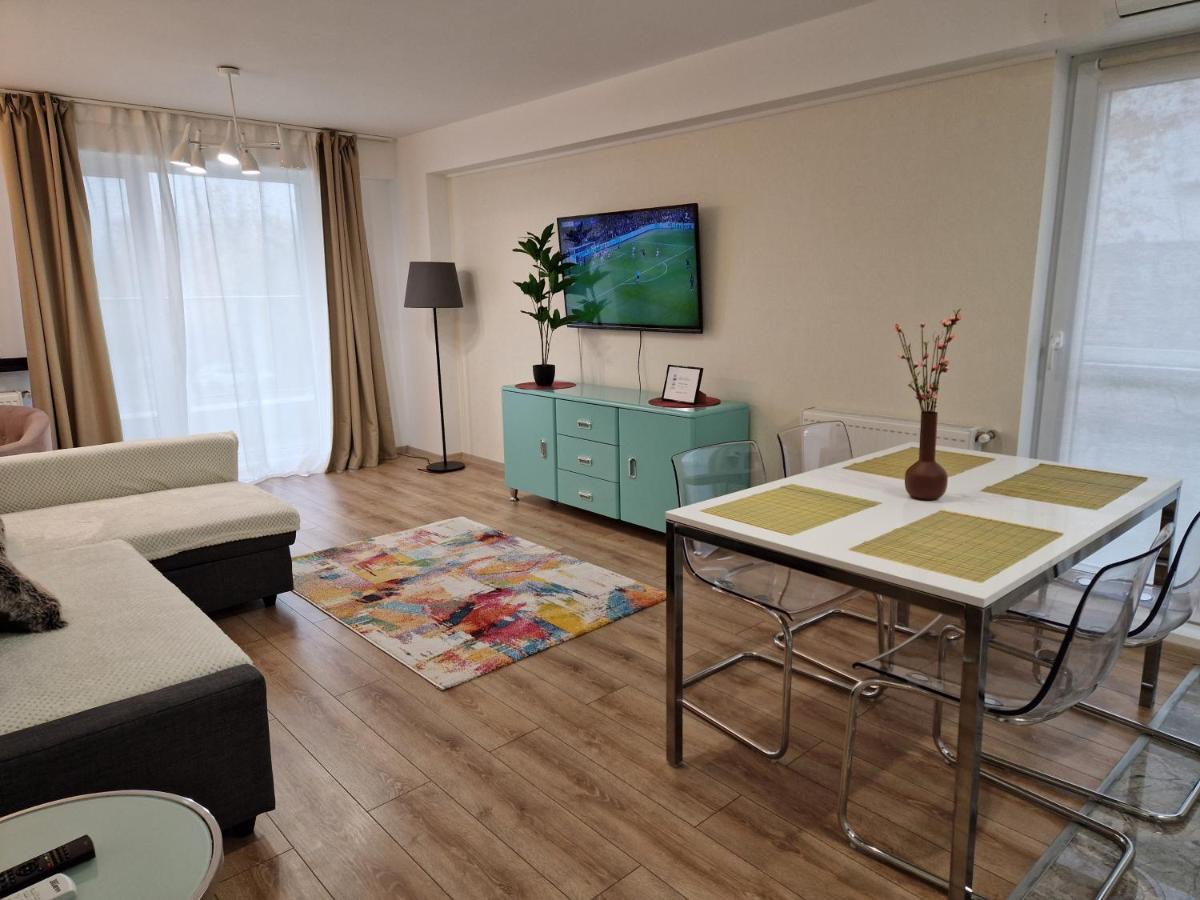 Golden Airport Residence Отопени Екстериор снимка